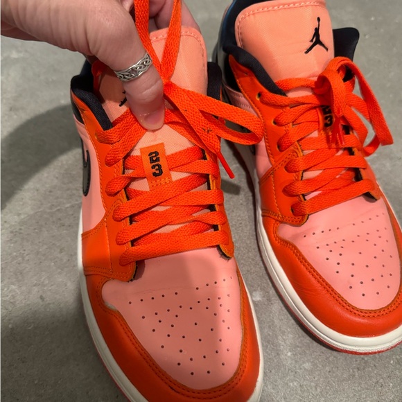 Women’s pink peach orange Jordan high tops - Picture 4 of 6